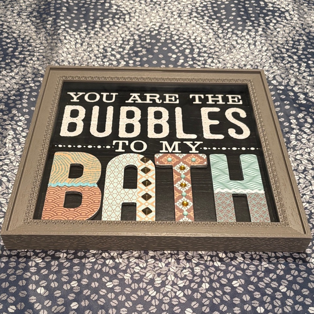 Decorative Bath Sign with Multicolor Design